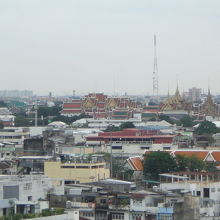 ワットスラケートの屋上からの眺望です。バンコクが一望できます