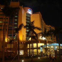 アルファベットのＷのような形の建物です。