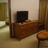 居間と寝室に分かれています。トイレも２カ所。すごいです。