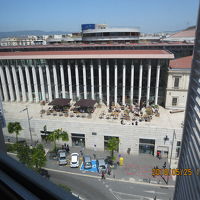 お部屋の窓から見えた駅