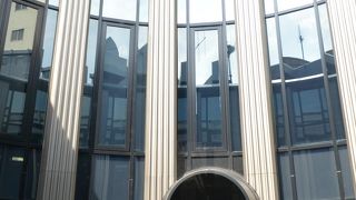 アンティークレース展。建物も立派でした。