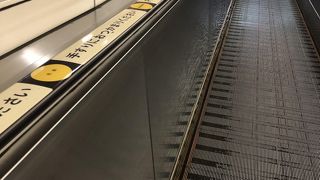 水天宮前駅の歩く歩道