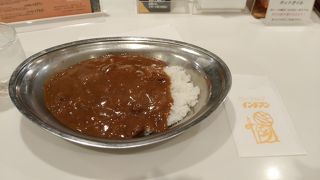 帯広で大人気のカレー店、不思議な甘味のあるルーでした