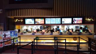 ピリ辛なサルサミートとチーズがのった、サルサホットドッグは税込み550円