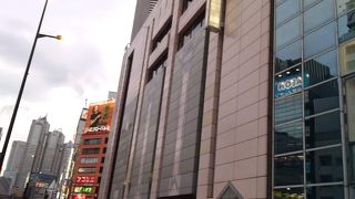 注目のレストランなども多い