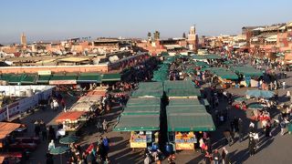 活気のある広場