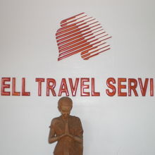 ベルトラベルサービスの建物の入口の標識です。入ってすぐです。