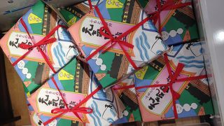 小淵沢駅観光案内所隣りで売っています