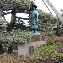 境内にある弘法大師像