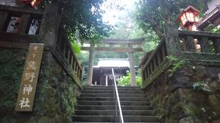 早朝の宮ノ下の熊野神社