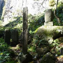 石碑があるのみ