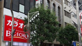 お昼時は特に混みあいます