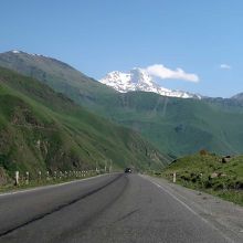 ステッパツミンダに向かう軍用道路からの眺め