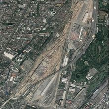 建設中の新バーンスー駅です。現バーンスー駅は、西側の一部です