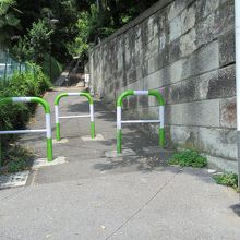 神田川沿いにある坂名の石柱