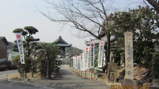 知多四国第６番札所のお寺です。