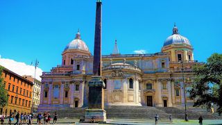 エスクイリーノ広場からの[サンタ マリア マッジョーレ大聖堂]