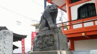 善国寺境内にある石虎