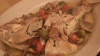 ざわついた雰囲気で、元気のよいお店