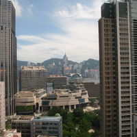 ビルの隙間からの眺望