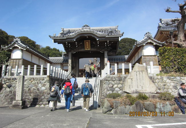 知多四国第１５番札所のお寺です。