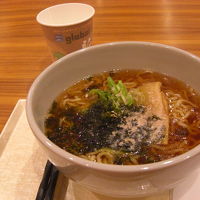 夜鳴きそばは半ラーメン