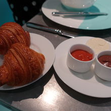 「ティファニーで朝食を」のクロワッサンです。