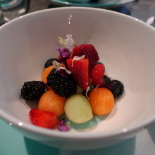 「ティファニーで朝食を」のフルーツです。