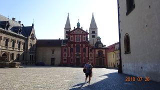 プラハカードでプラハ城のショートツアーのチケットを貰いました。