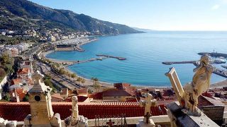 墓地からの眺めは見逃せません