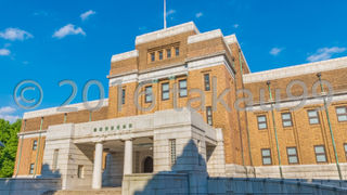 クラシカルな雰囲気を醸しだしている建物で、ファサードの形がとても美しいです。