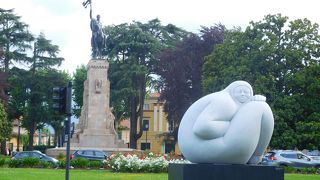 城壁が最大の観光名所だと思います。