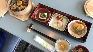 山頂のレストランとは思えないランチでした！