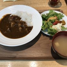 東京オーブン 本店 のランチのカレー