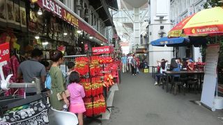 チャイナ風の店が多い