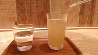 コンセント席は実質１席のみ