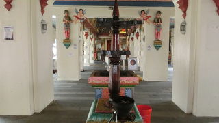 奇妙な像が多くありました