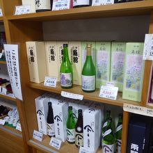 秋田のお酒が並びます