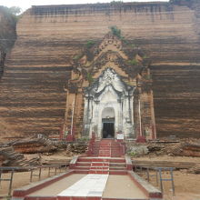 ミングォンパゴタの基壇