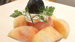 「千疋屋 アトレ恵比寿店」念願の白桃パフェをいただきました！