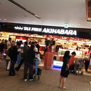 免税店やブランドショップの中では一番お客さんがいる