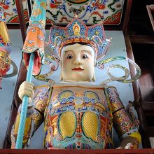 天寧禅寺の四天王像の一つ。これは傘を持った多聞天。