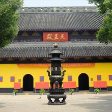 天寧禅寺境内の天王殿。