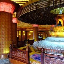 天寧宝塔の内部には、仏教関連の展示が多数。