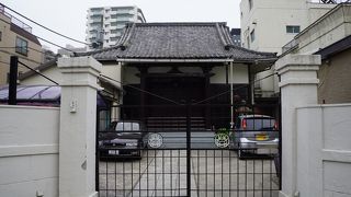 浄土真宗本願寺派の寺なので、東本願寺の関係ではないですね