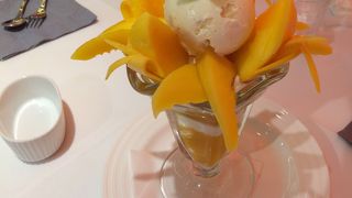 フルーツパフェ