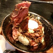 ローストビーフ丼！