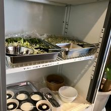 サラダ＆デザート！