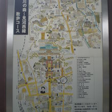 氷川参道や氷川神社の周辺を廻る散策コースが設定されています。