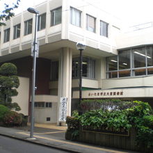 大宮図書館は、変則的ですが、３階建ての構造になっています。